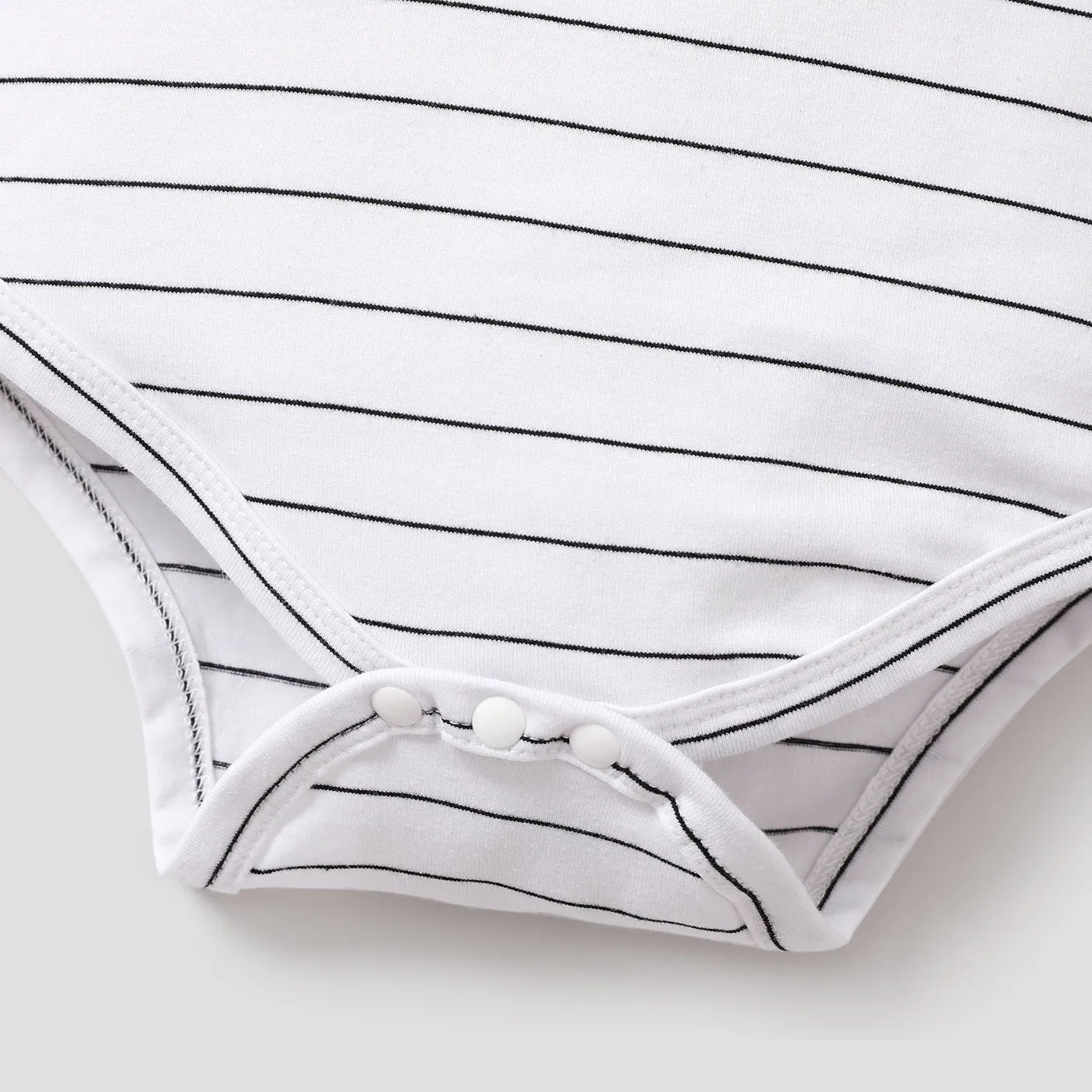 2pcs Stripe Print Pocket Decor Short-sleeve Baby Set