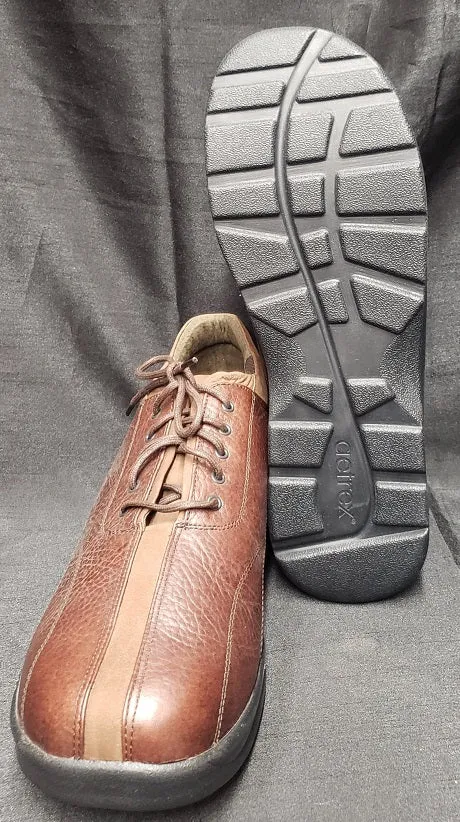 Cash -- Men's Casual Oxford -- Brown