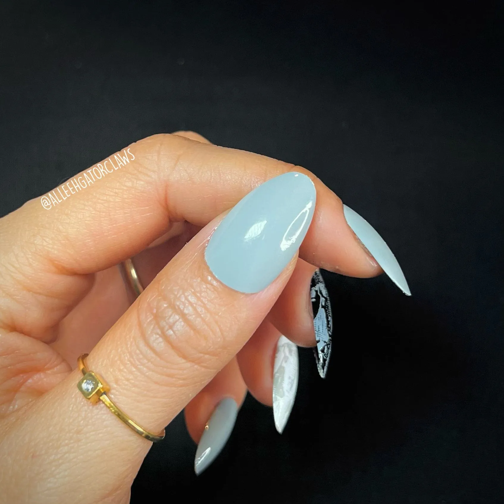 Front Page (B462) - Cream Gray Stamping Polish