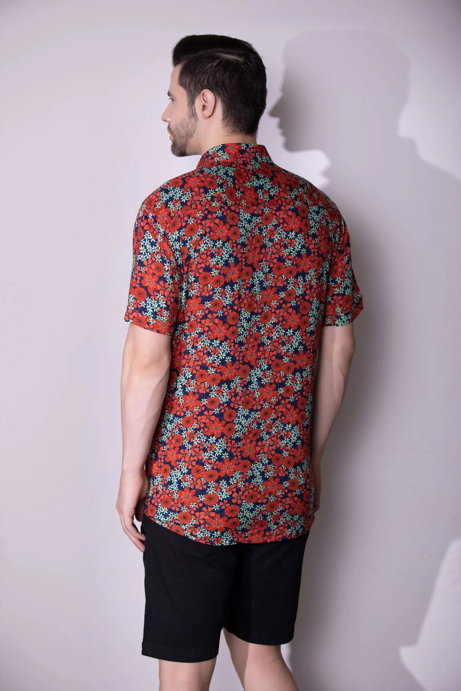 Men Red floral Relaxed fit Half Sleeve Shirt