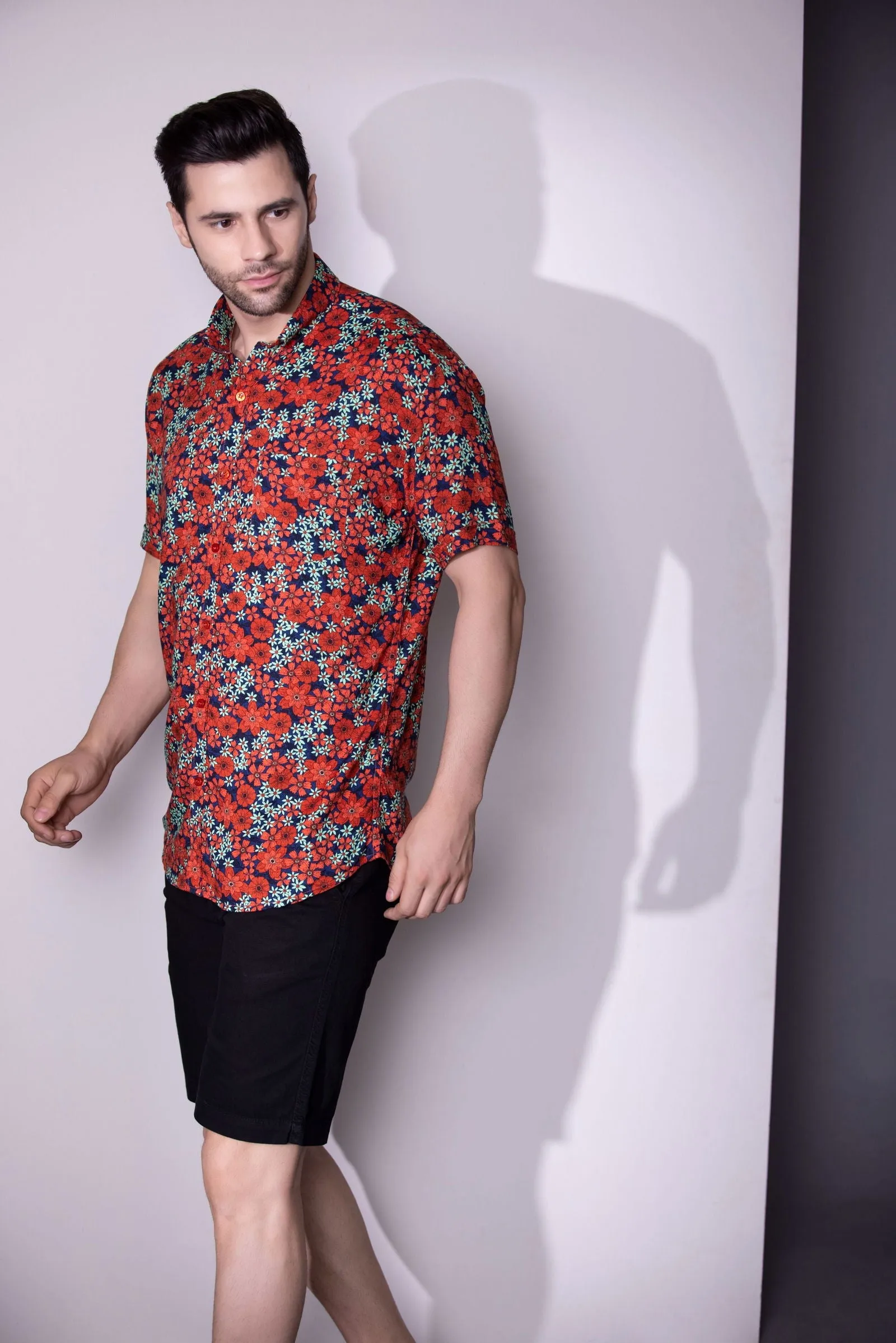 Men Red floral Relaxed fit Half Sleeve Shirt
