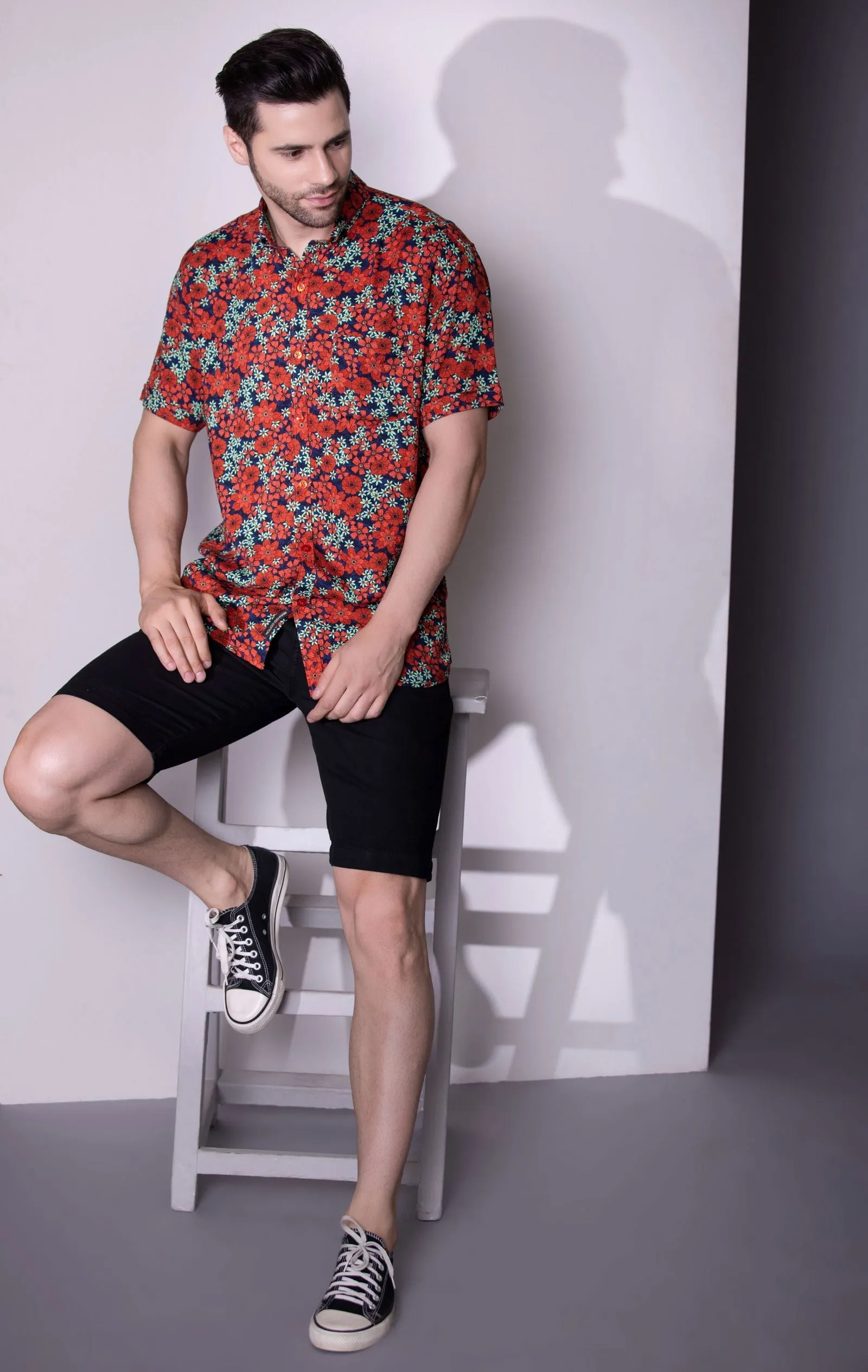 Men Red floral Relaxed fit Half Sleeve Shirt